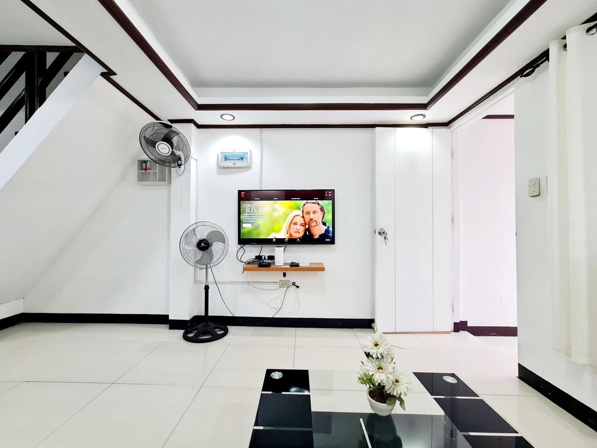 Calapan City Fully Furnished House Transient Near Xentromall L39 Bagian luar foto
